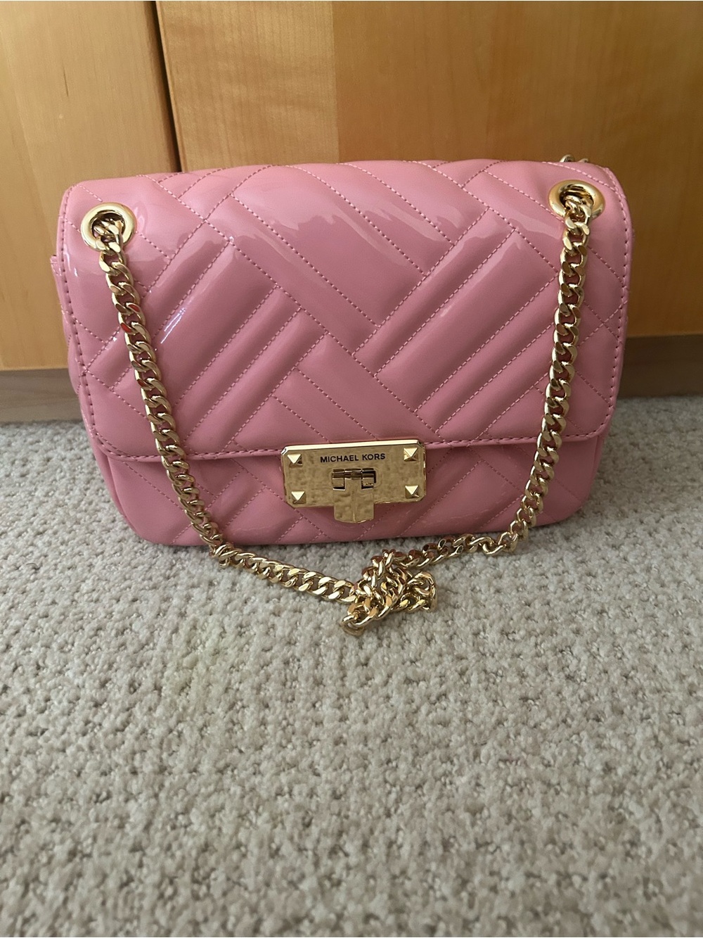 New MICHAEL KORS Pink Quilted Patent Shoulder Bag with Gold Chain